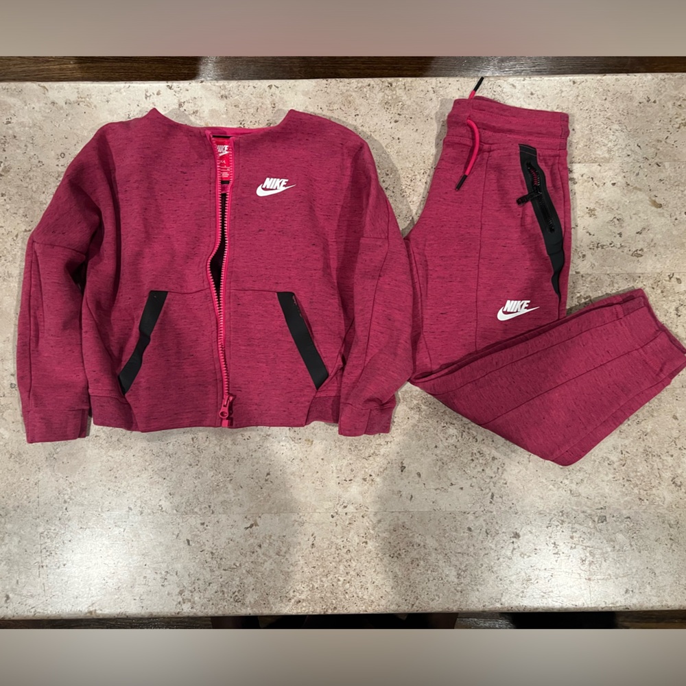 Girls Nike tech suit size 6x
